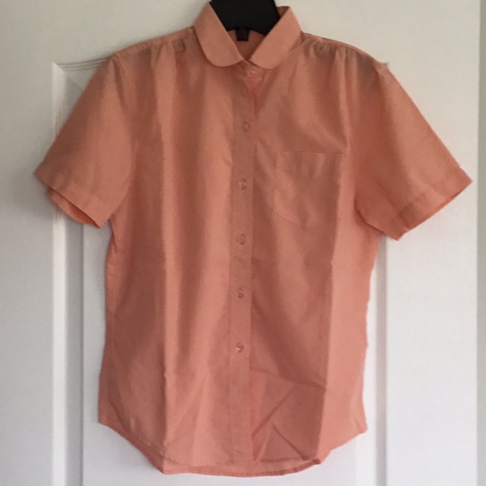 Short sleeve button down shirt size M